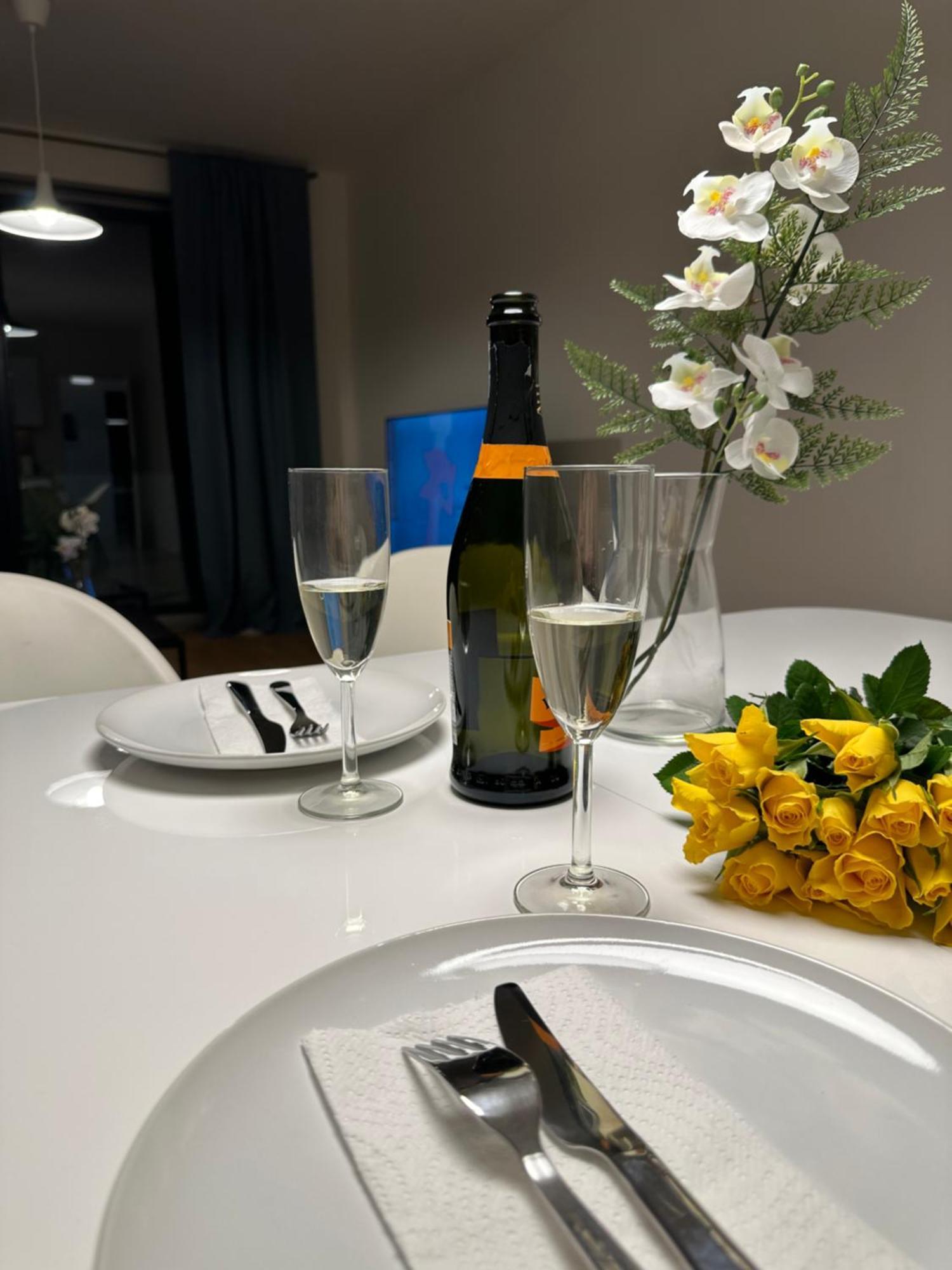 Apartment 4 Room, 2 Bath, Parking Praga Exterior foto
